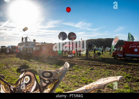 Alternative Lebens-, Aktivismus- und Non-violente-Umwelt-Demonstration gegen RWE`s Braunkohleminen und Zerstörung des Hambacher Waldes. Stockfoto